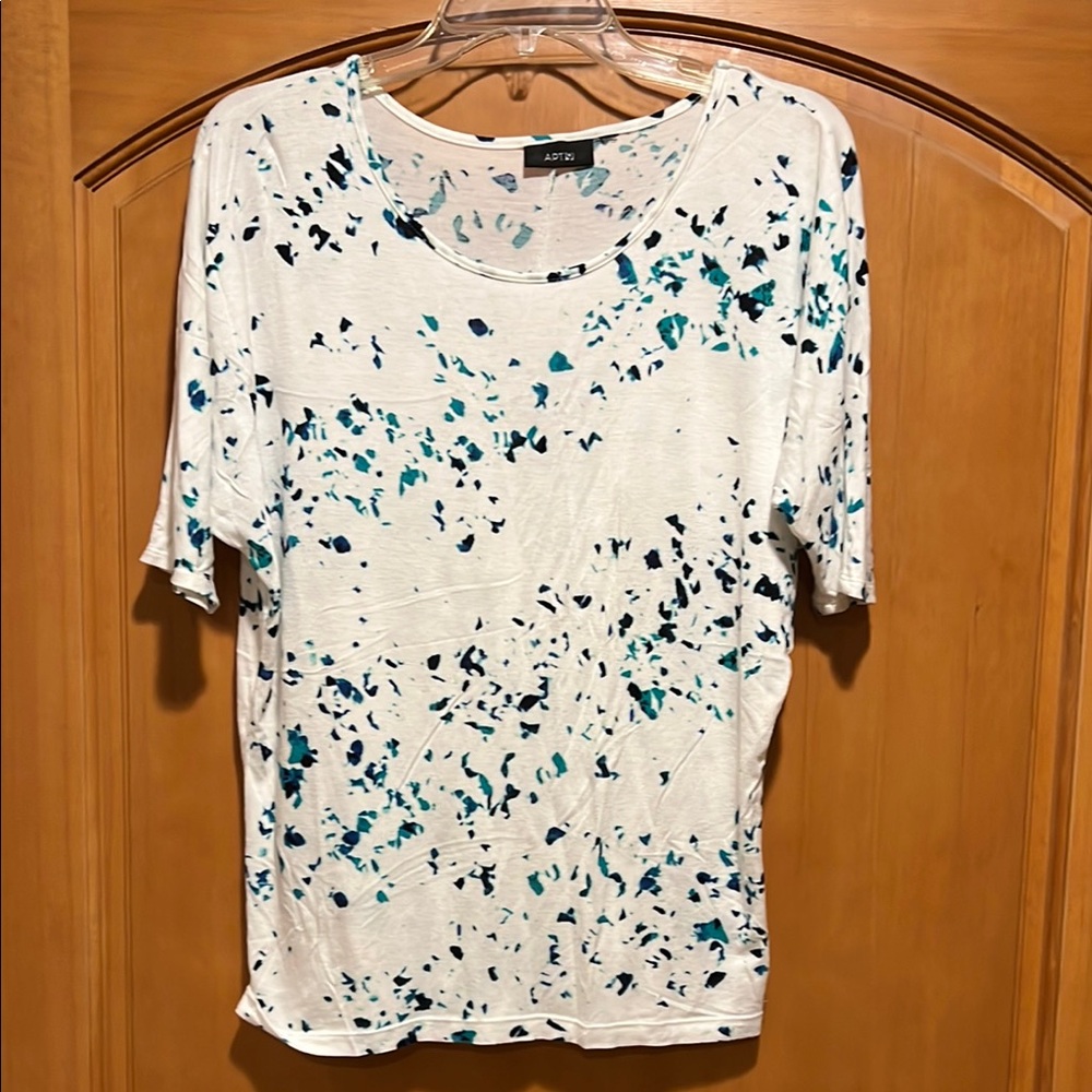 Apt. 9 White, Blue, and Green Short Sleeve T-Shirt